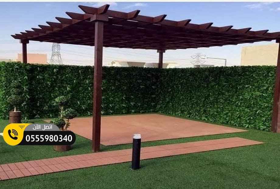 مظلات خشبية